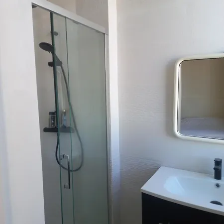 Апартаменты Elegant Paris La Defense *
